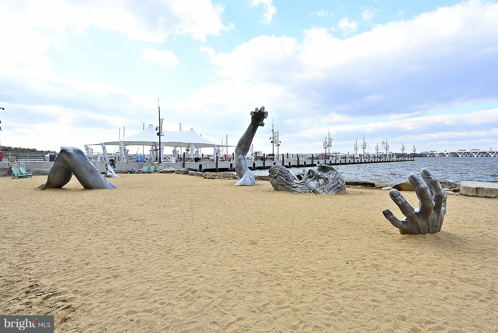 GLASSMANOR - Residential