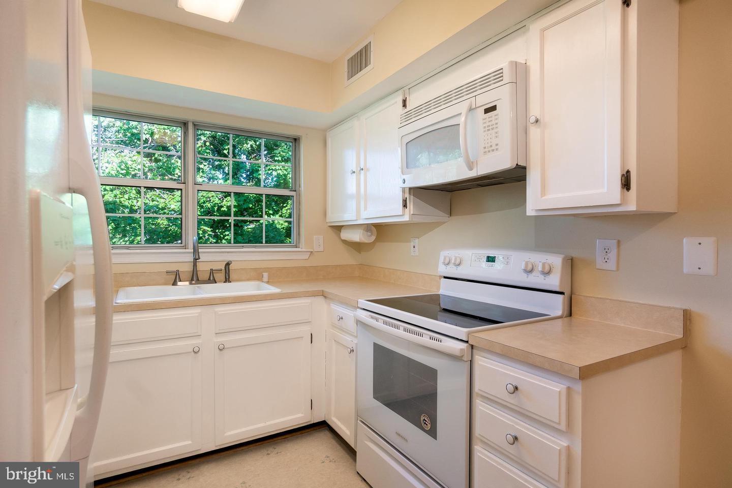 7717 INVERSHAM DRIVE 115