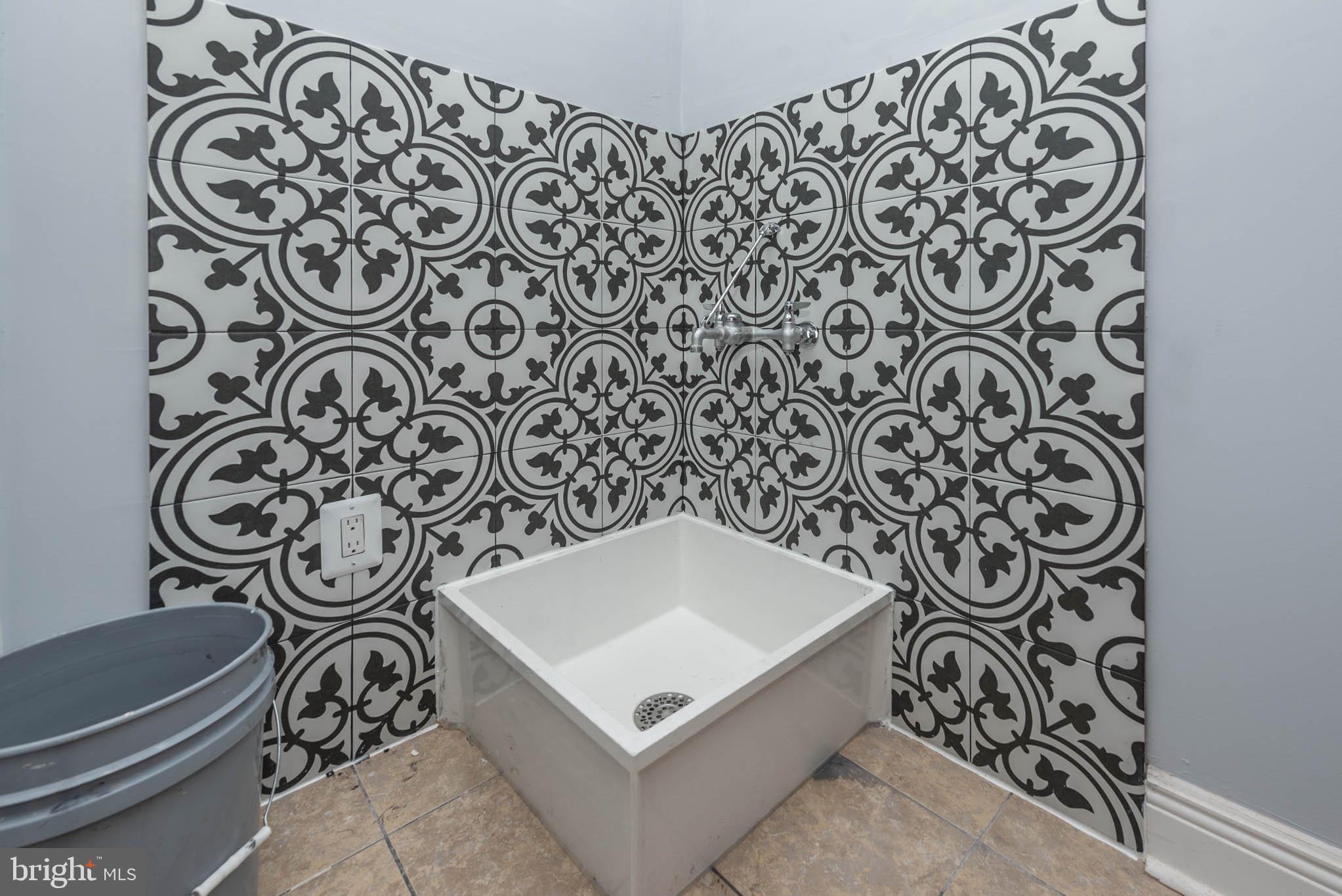 PATTERSON PARK - Commercial Sale