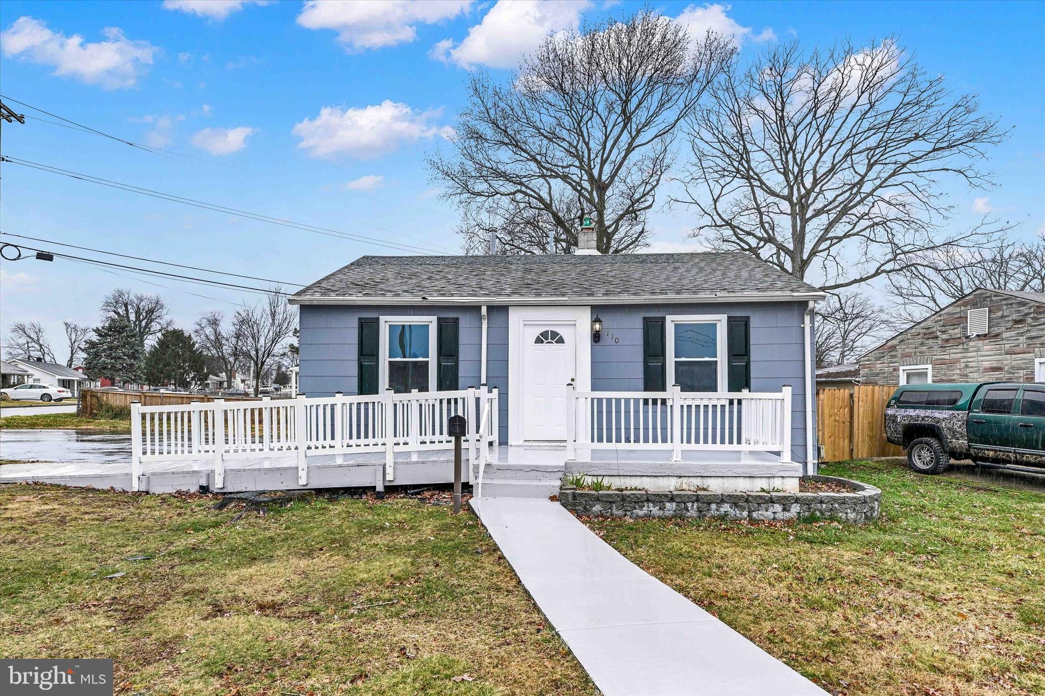 EDGEWATER - Residential