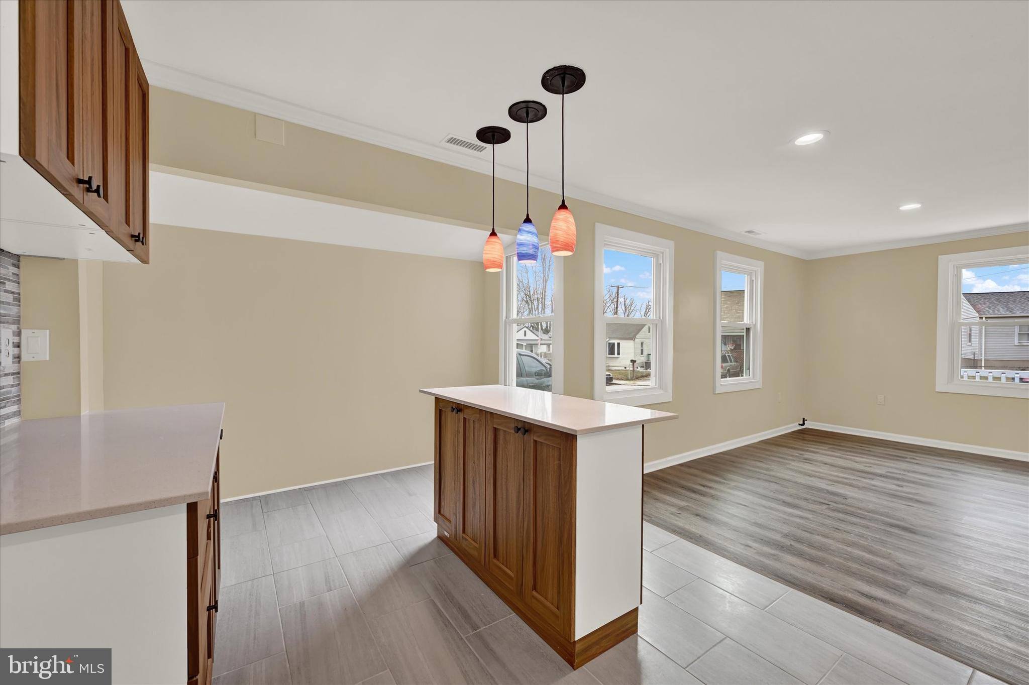 EDGEWATER - Residential