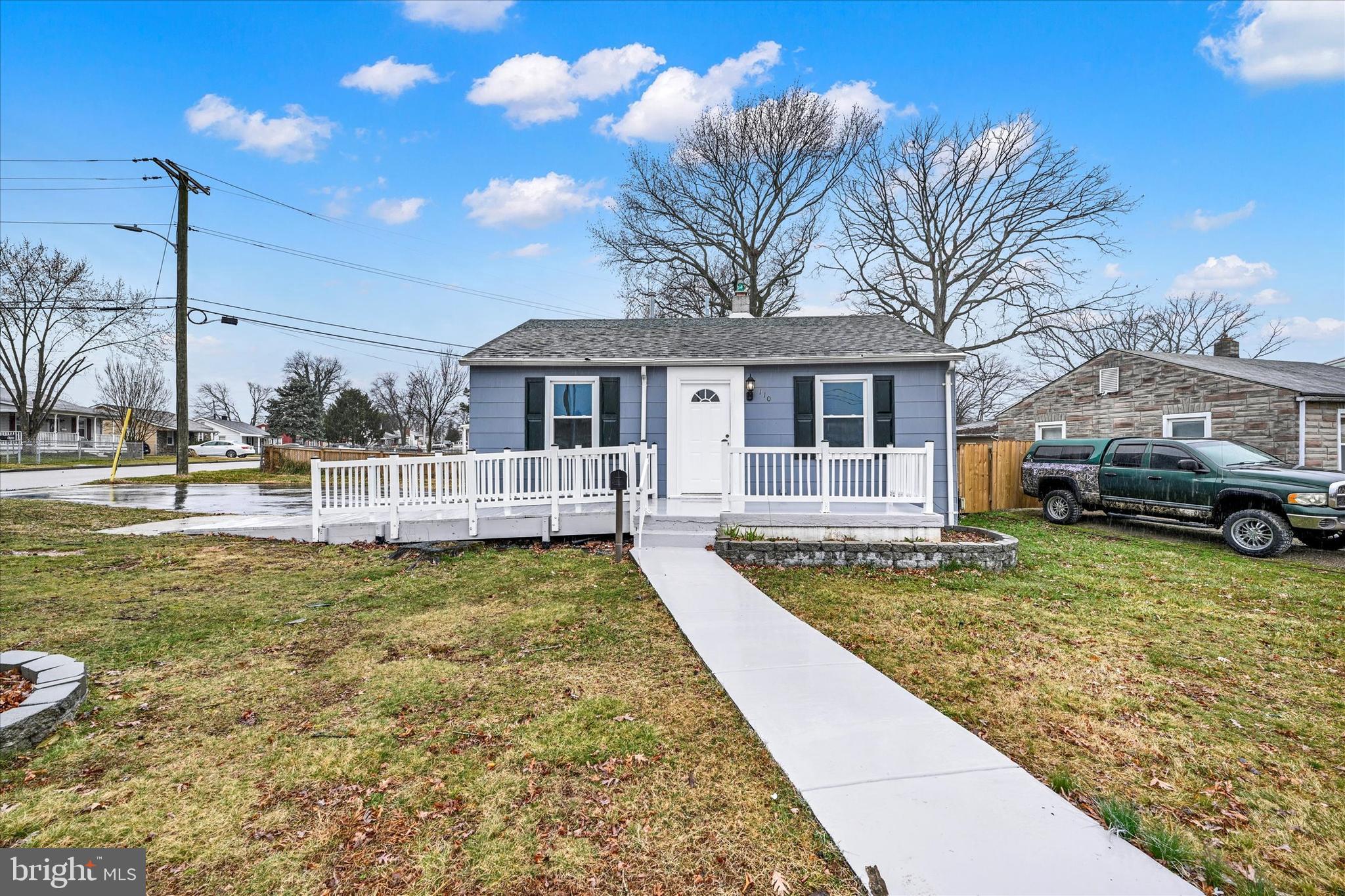 EDGEWATER - Residential