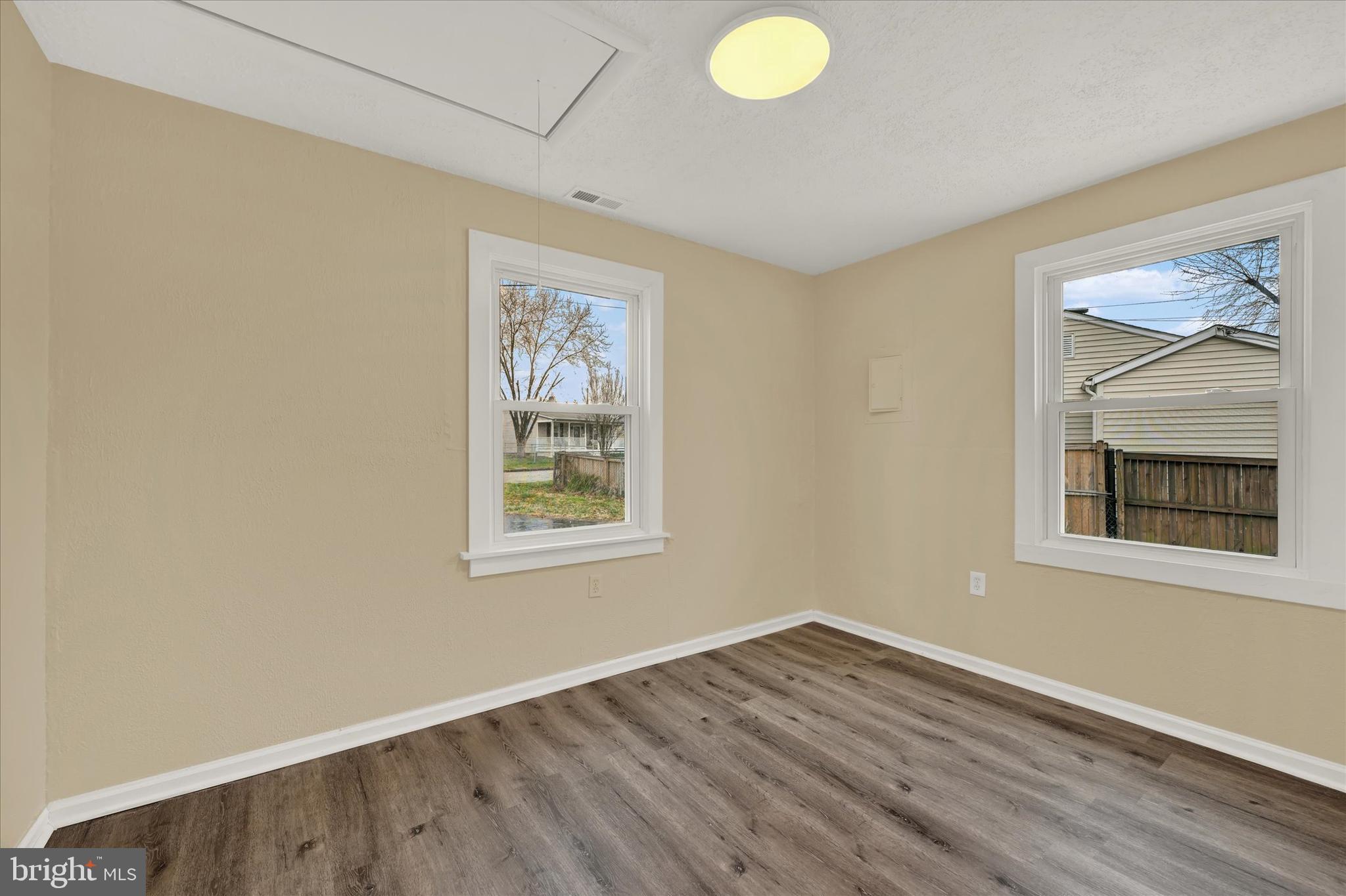 EDGEWATER - Residential