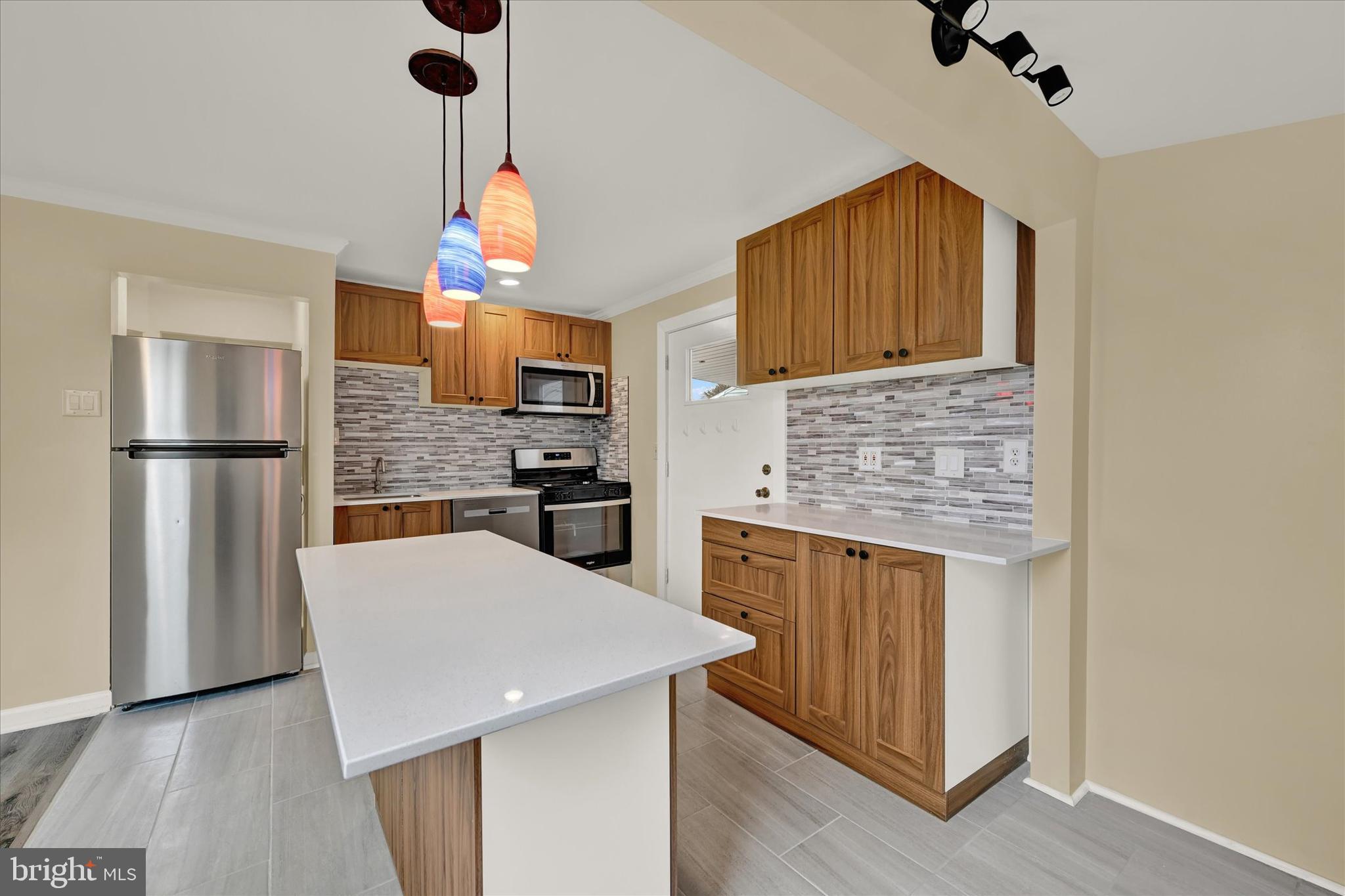 EDGEWATER - Residential