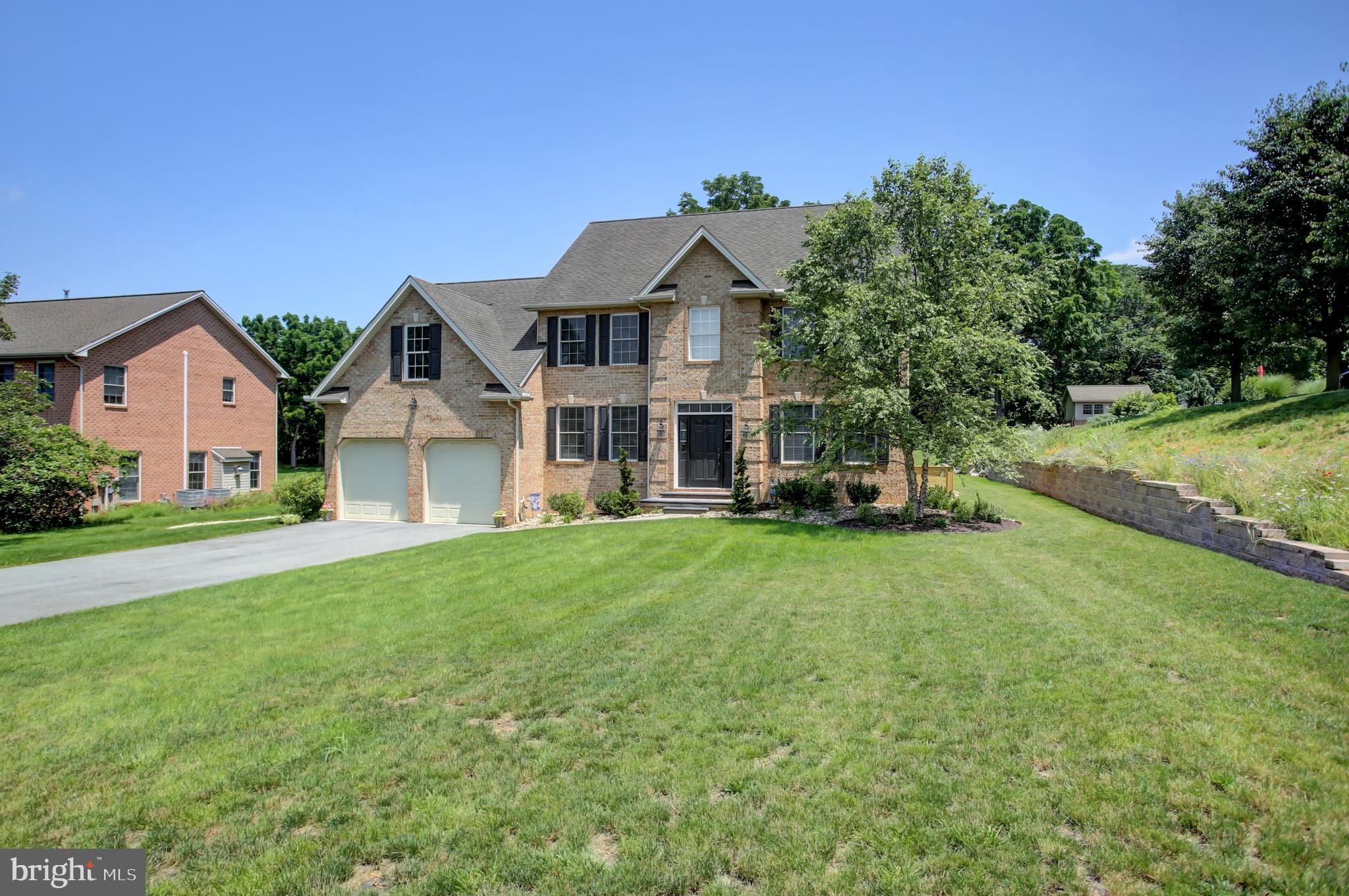 MOSS SPRING ESTATES - Residential