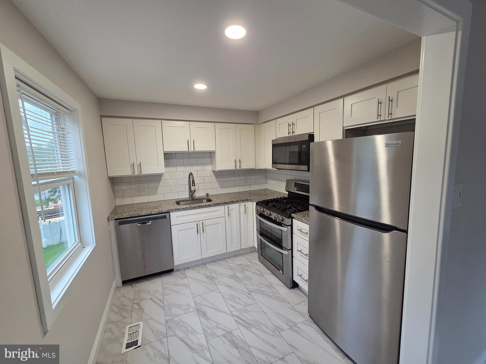 SOMERTON - Residential Lease