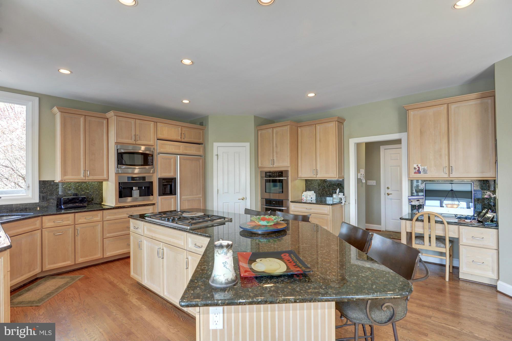 POTOMAC OUTSIDE - Residential