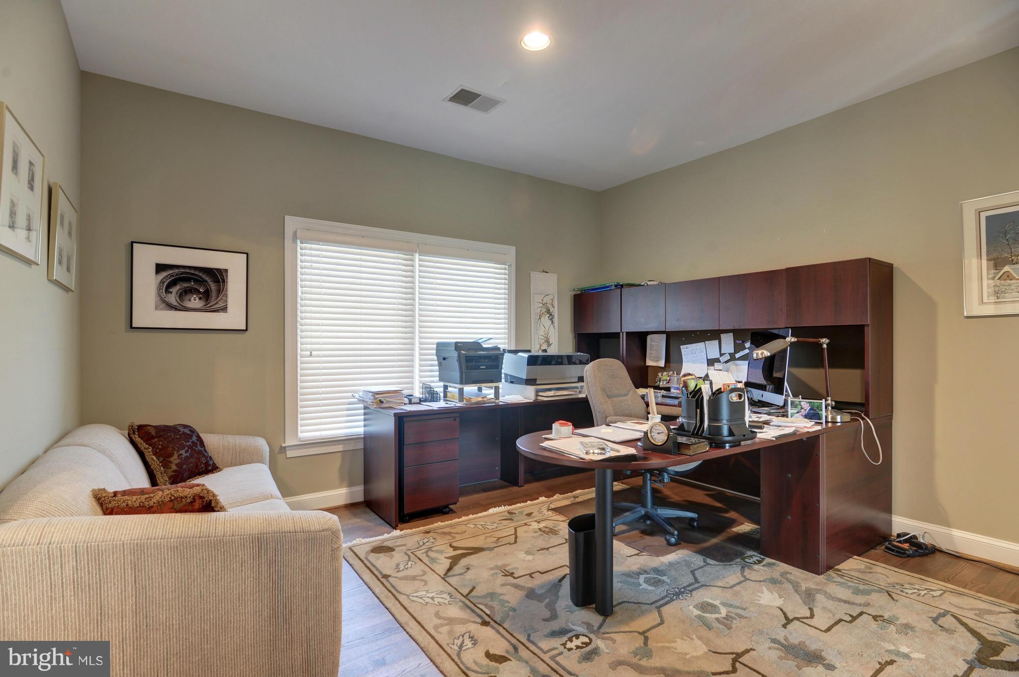 POTOMAC OUTSIDE - Residential