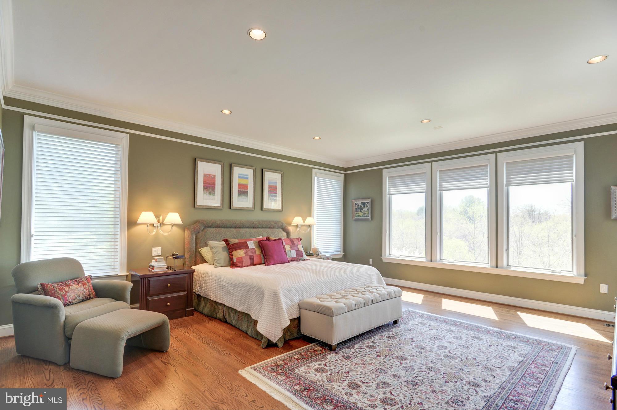 POTOMAC OUTSIDE - Residential