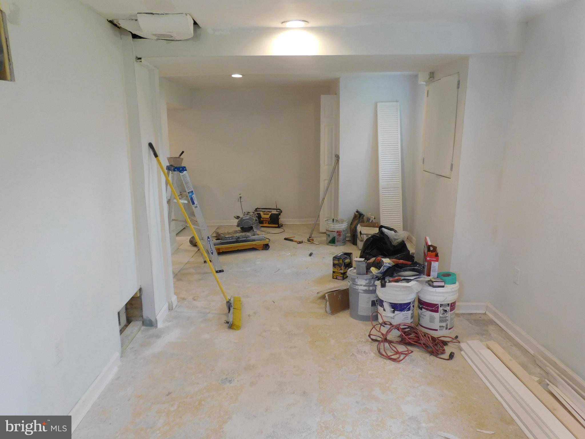 CHAPEL OAKS - Residential Lease