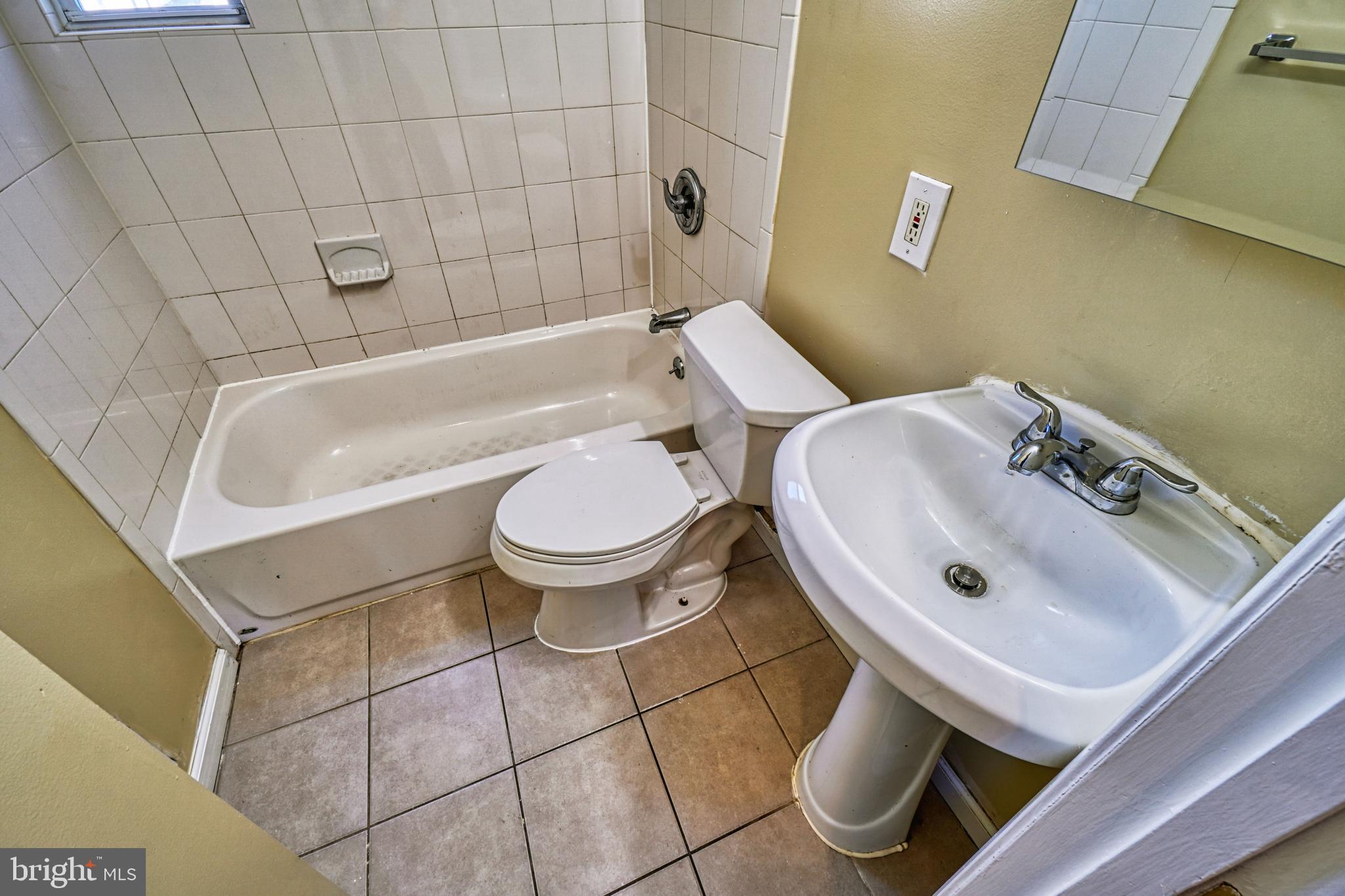 CHAPEL OAKS - Residential Lease