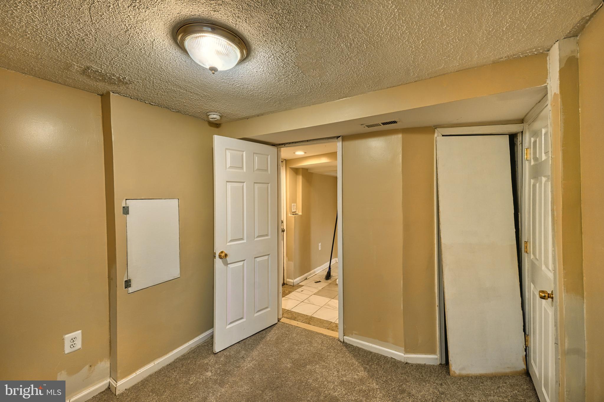 CHAPEL OAKS - Residential Lease