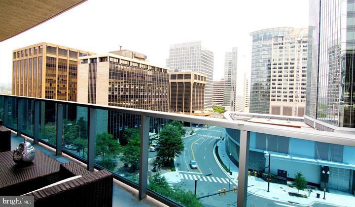 TURNBERRY TOWER - Residential Lease