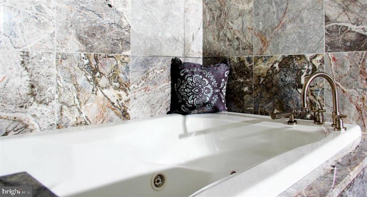 TURNBERRY TOWER - Residential Lease