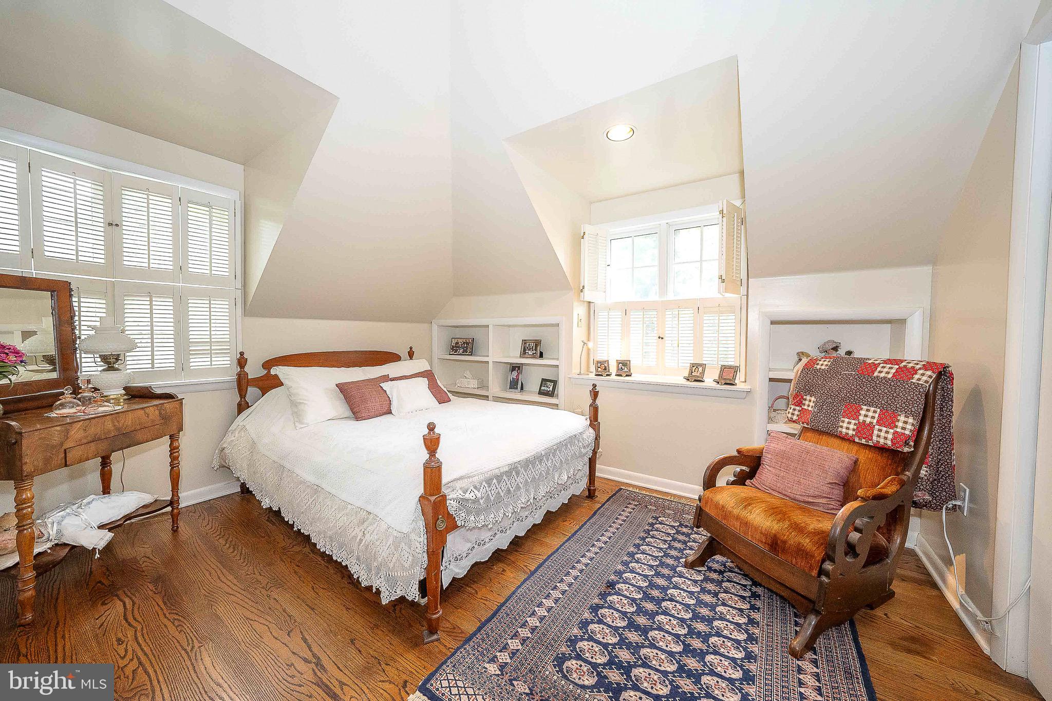 WEIRWOOD - Residential