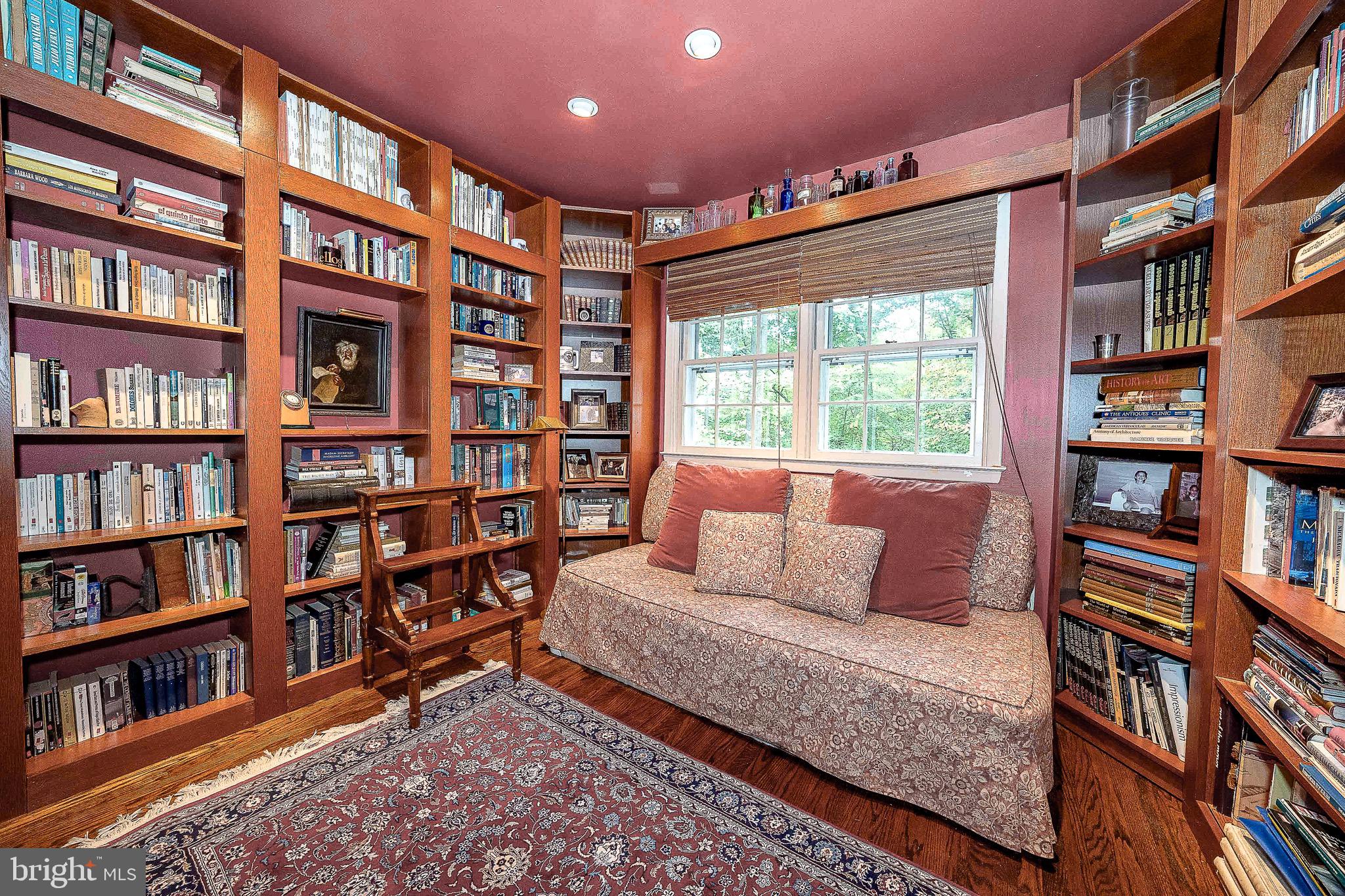 WEIRWOOD - Residential