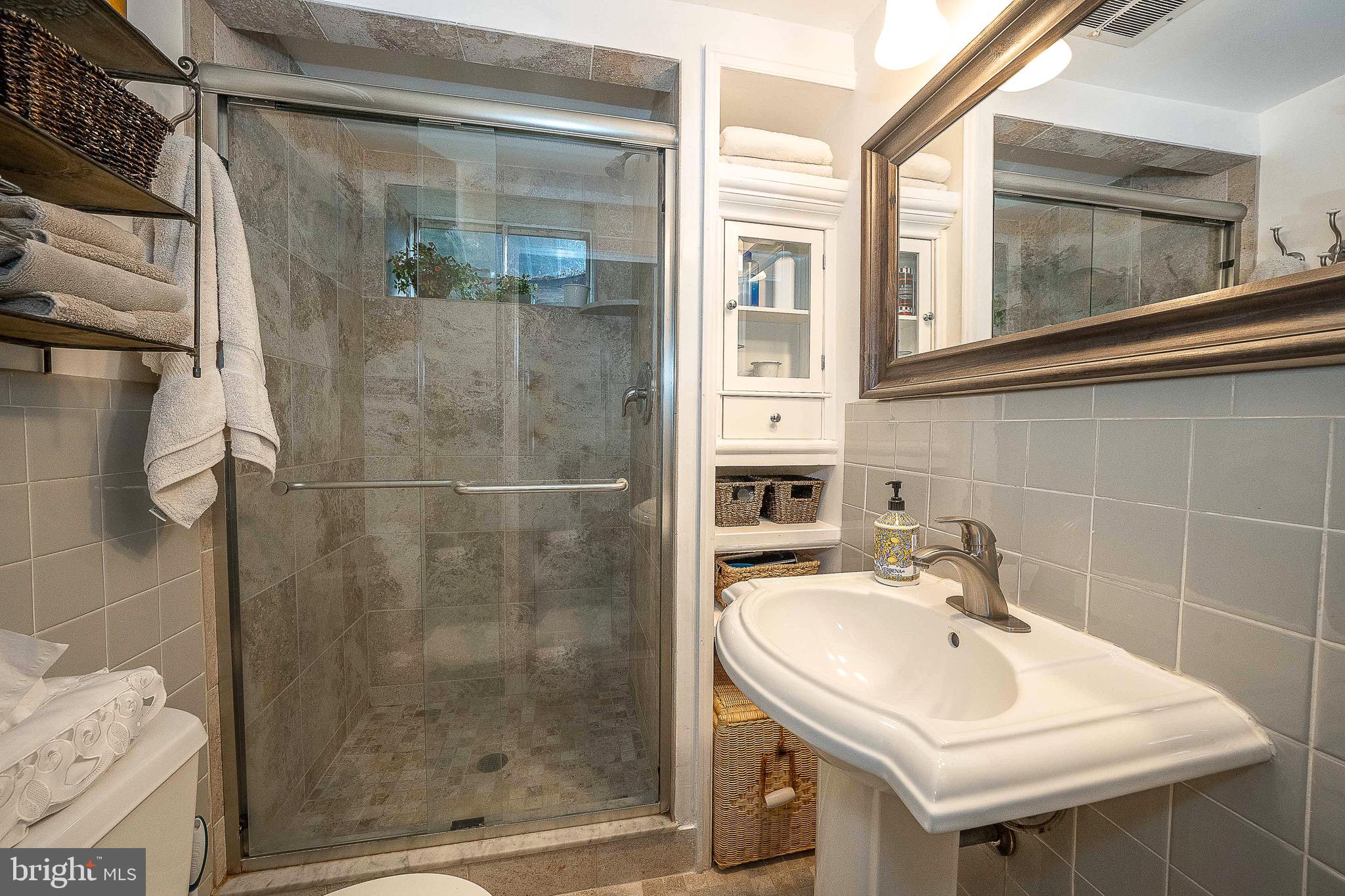 WEIRWOOD - Residential