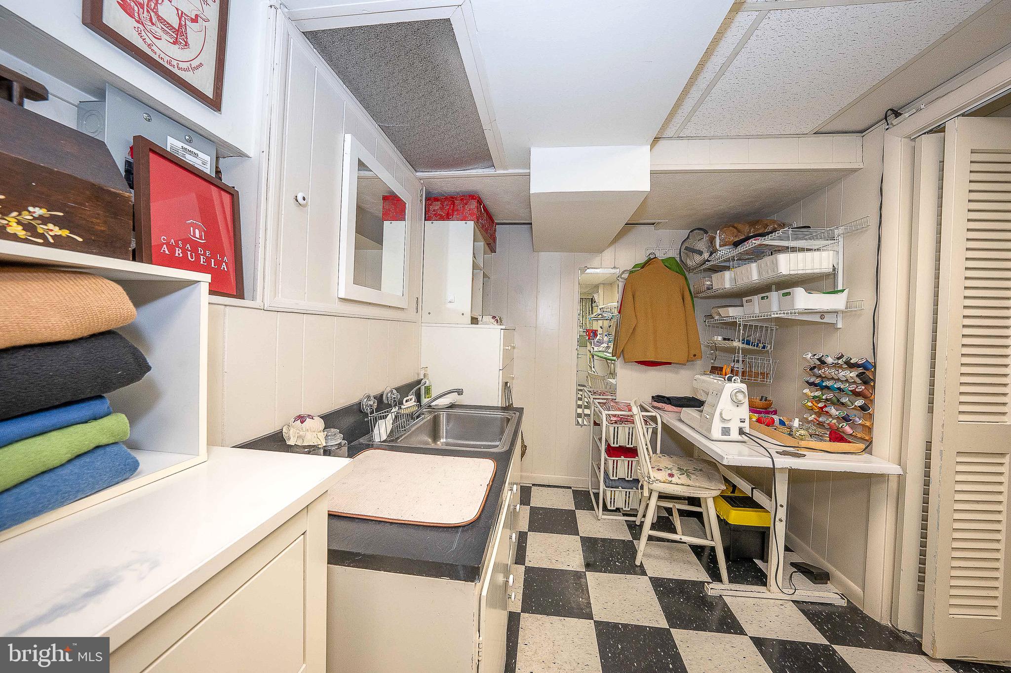 WEIRWOOD - Residential