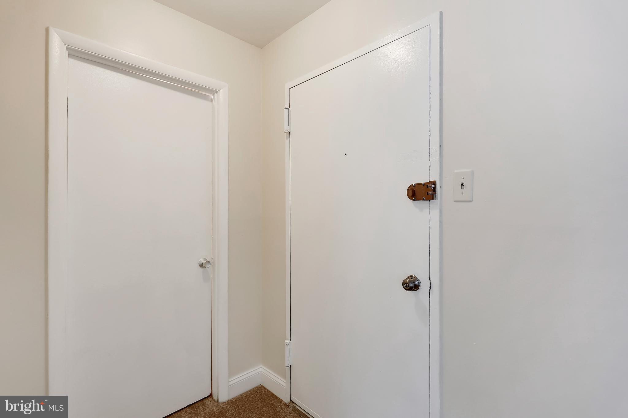 PINEWAY TOWERS - Residential