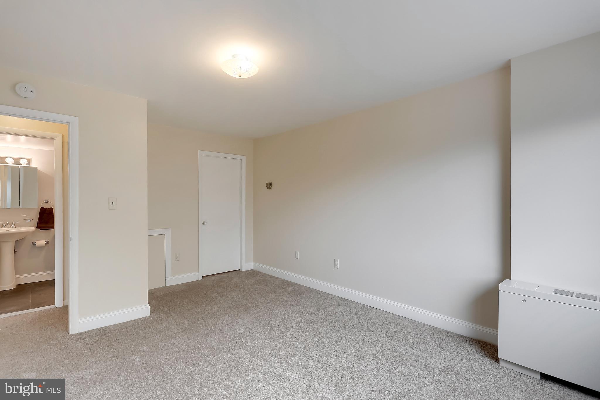 PINEWAY TOWERS - Residential