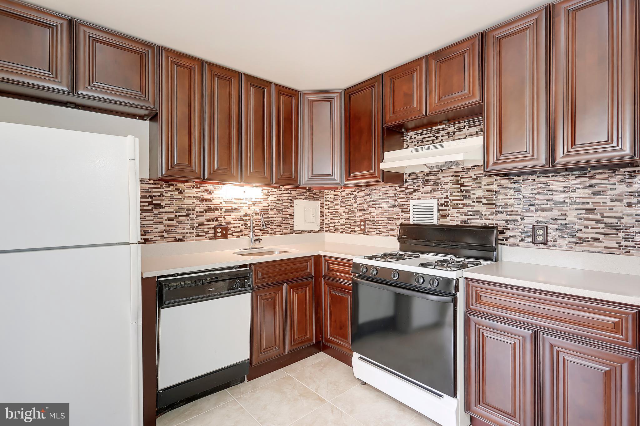 PINEWAY TOWERS - Residential