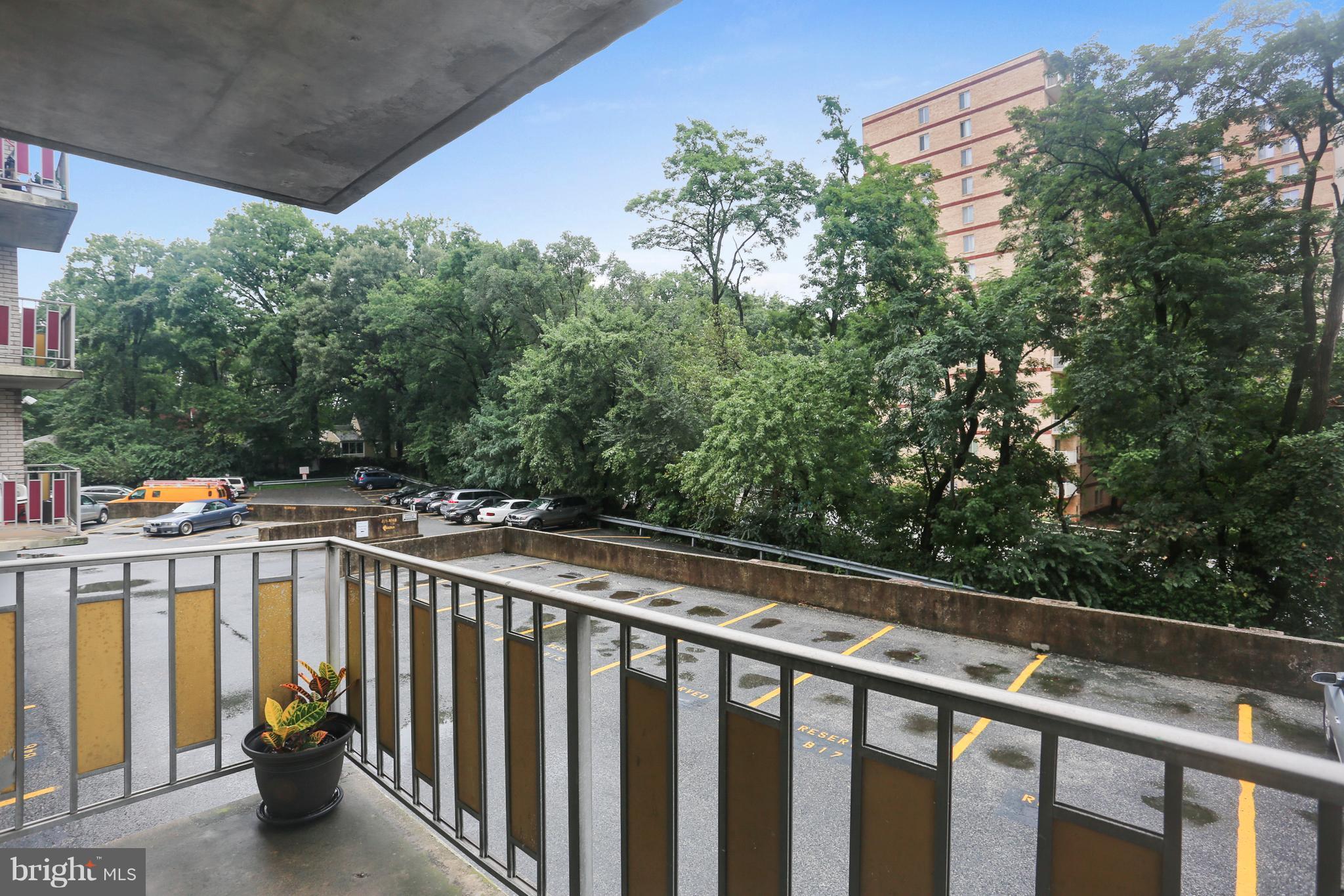 PINEWAY TOWERS - Residential