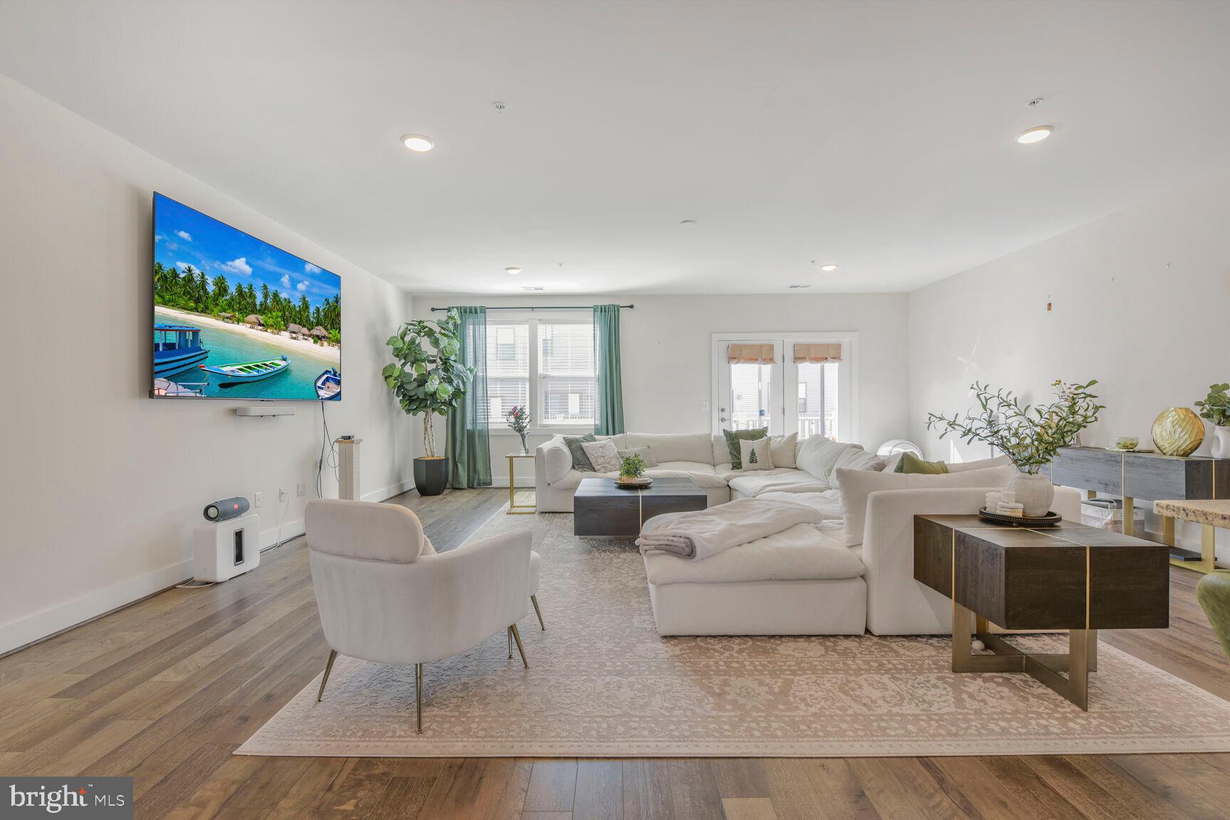44878 TIVERTON SQUARE