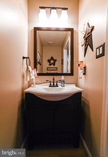 CHAPEL POINT WOODS - Residential