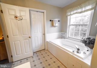 CHAPEL POINT WOODS - Residential