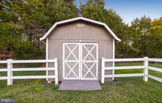 CHAPEL POINT WOODS - Residential