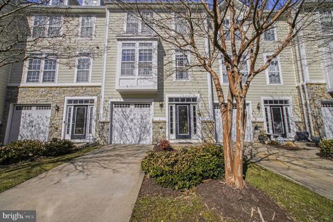 Townhouse For Sale - 307 Monroe Point Dr Dr<br/> COLONIAL BEACH, VA 22443