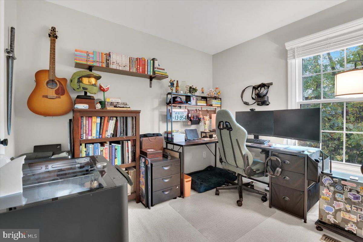 PARADISE - Residential Lease