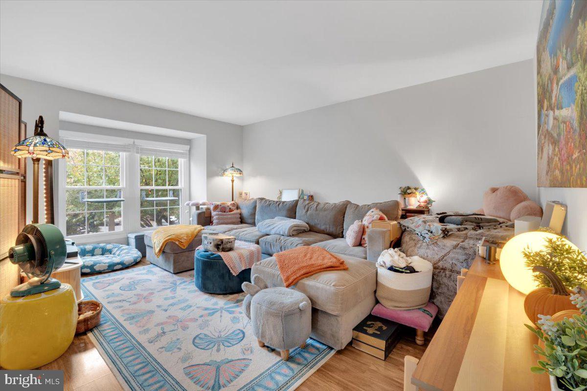 PARADISE - Residential Lease