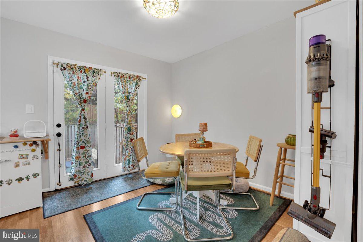 PARADISE - Residential Lease