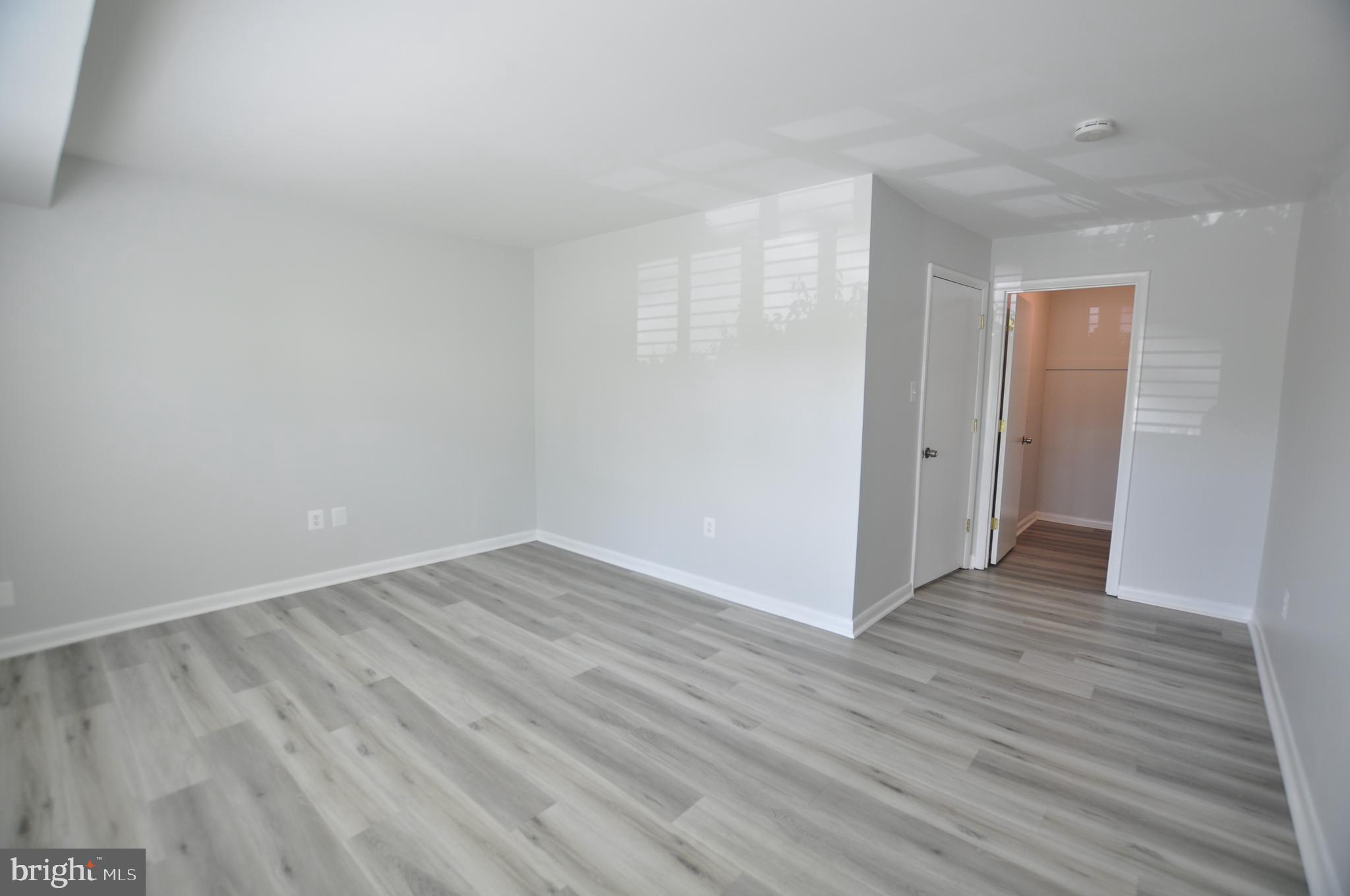 MONTGOMERY CENTURY - Residential Lease