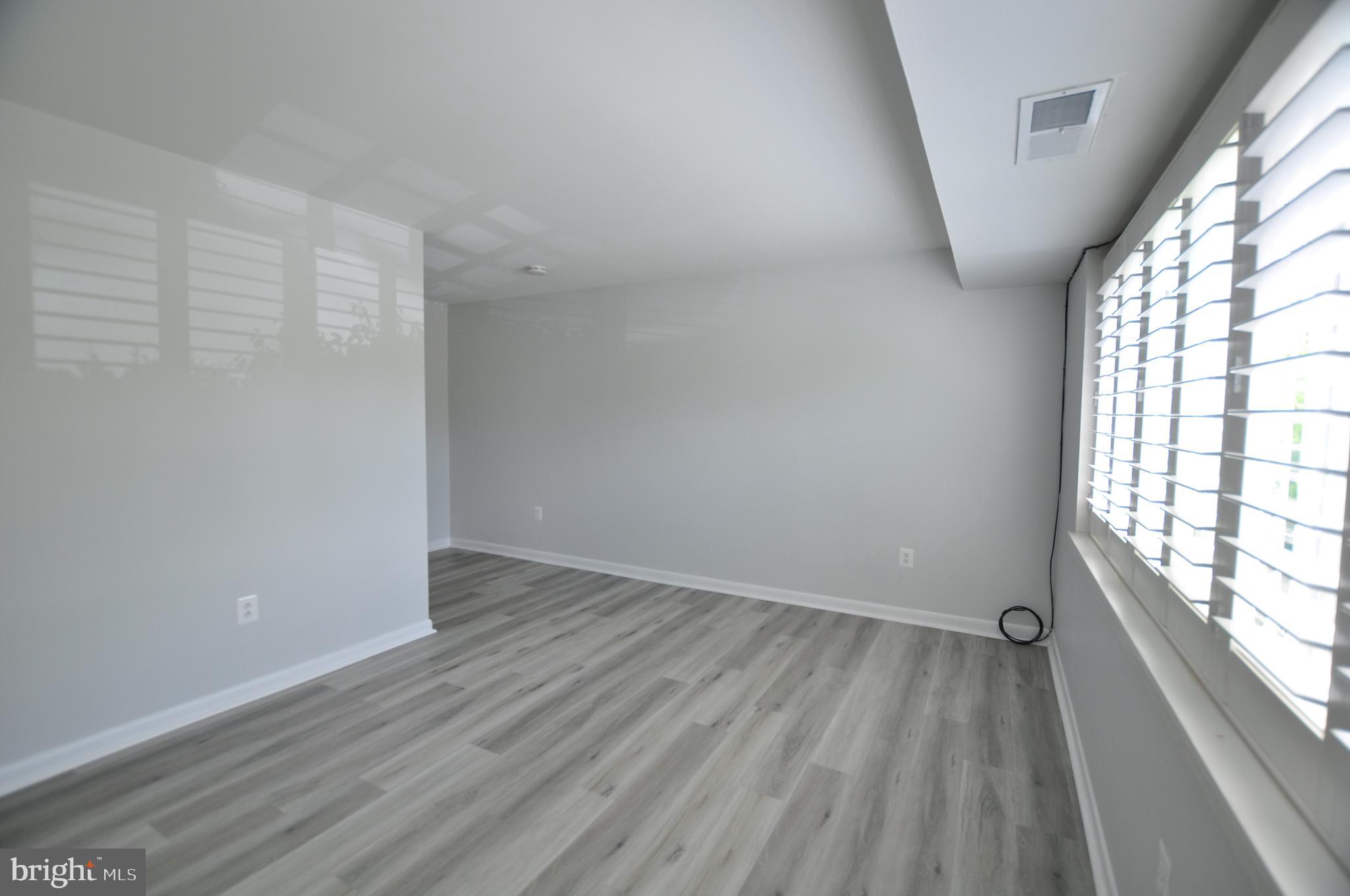 MONTGOMERY CENTURY - Residential Lease