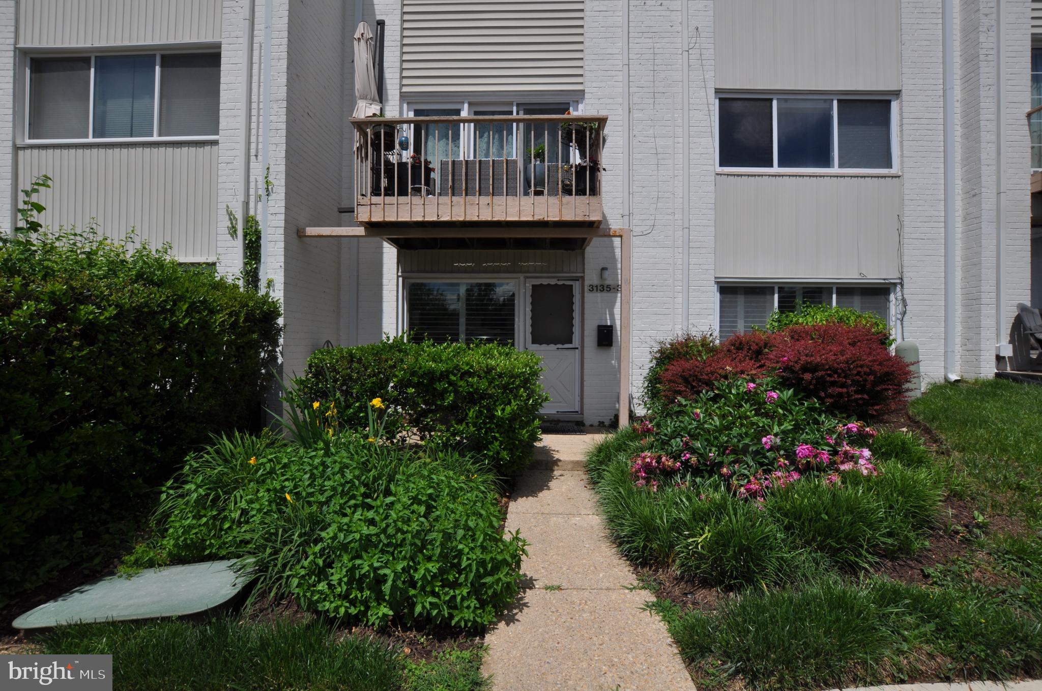 MONTGOMERY CENTURY - Residential Lease