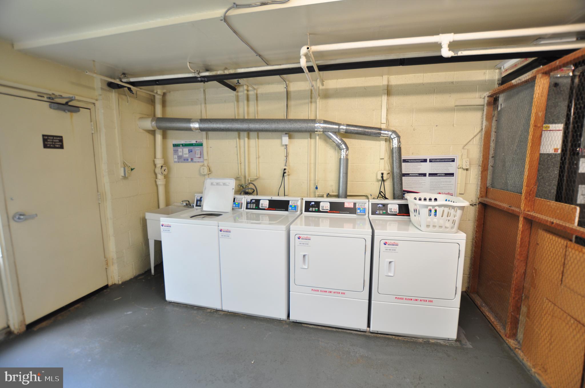 MONTGOMERY CENTURY - Residential Lease