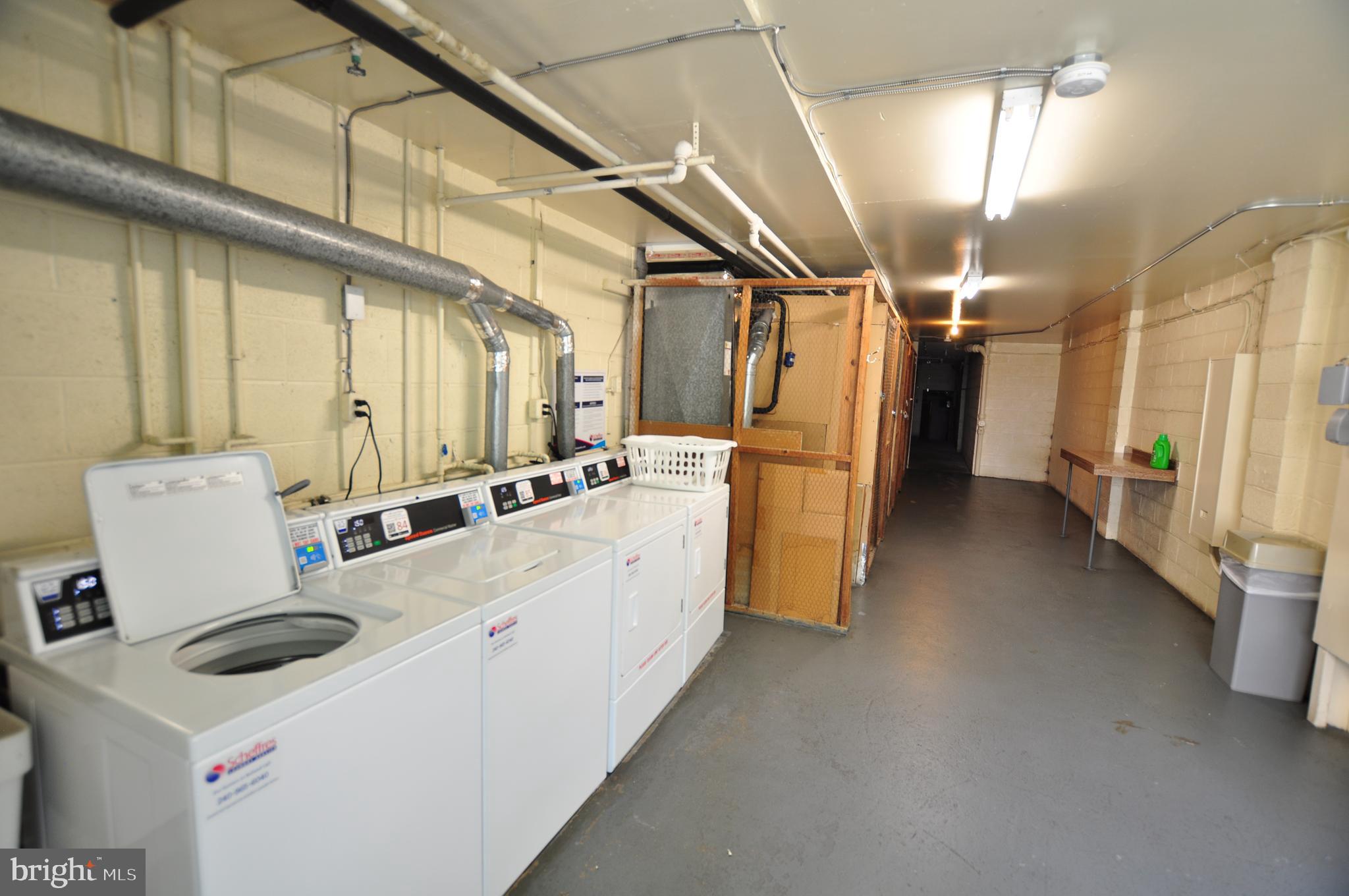 MONTGOMERY CENTURY - Residential Lease