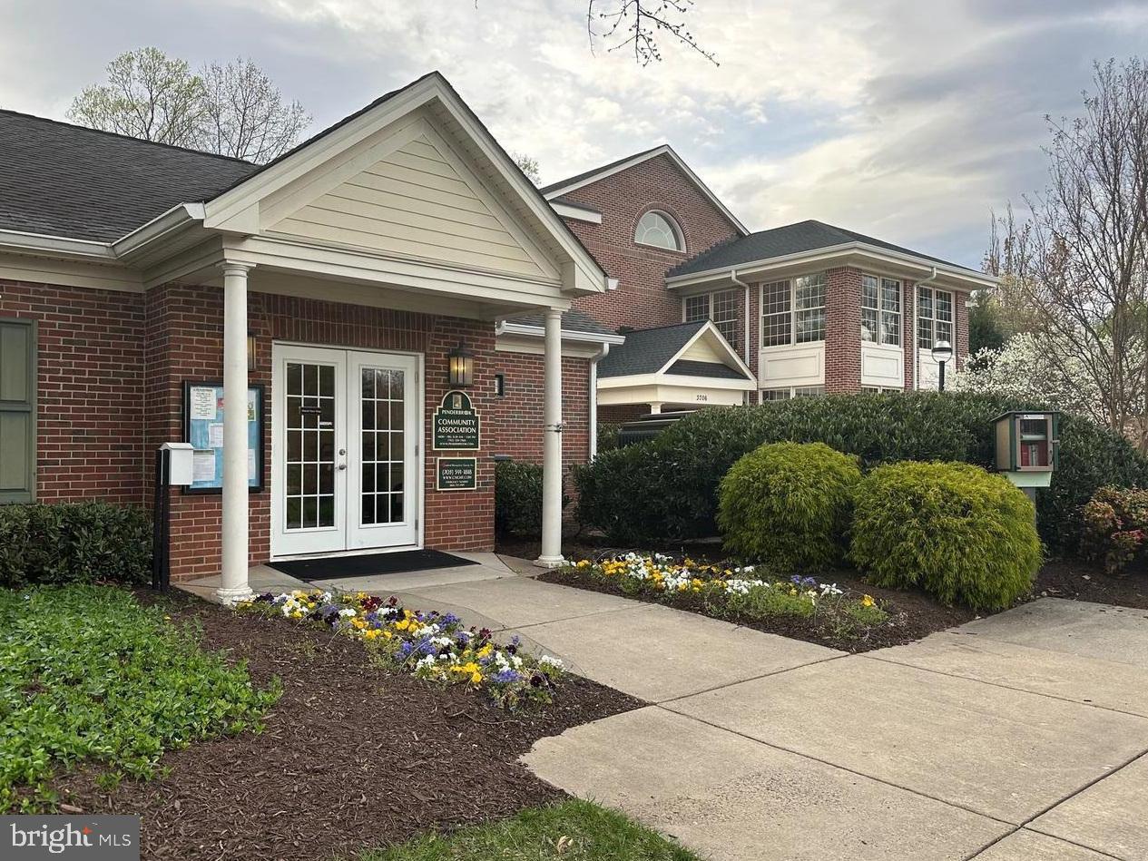 HEIGHTS AT PENDERBROOK - Residential Lease