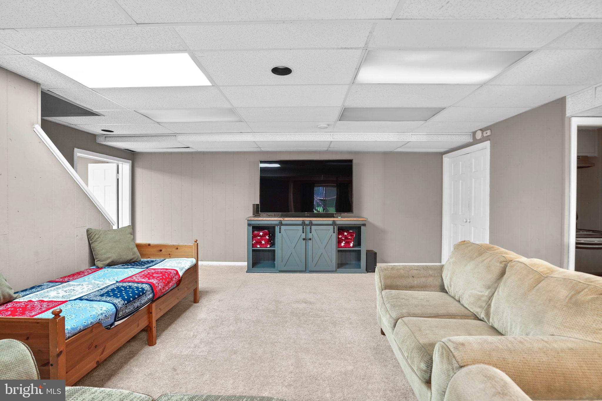 GOSHEN HUNT HILLS - Residential Lease