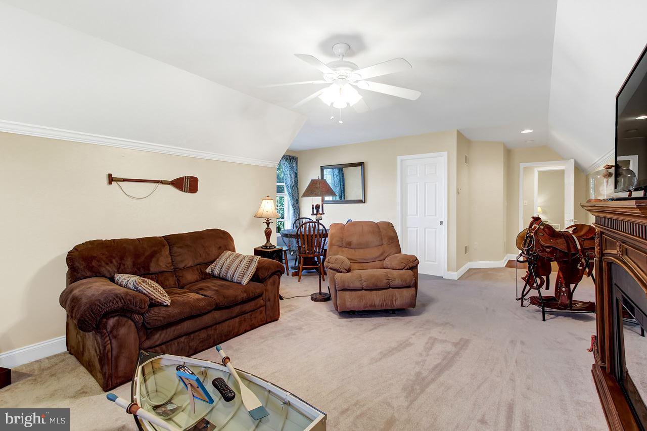 WOODLAND HEIGHTS - Residential