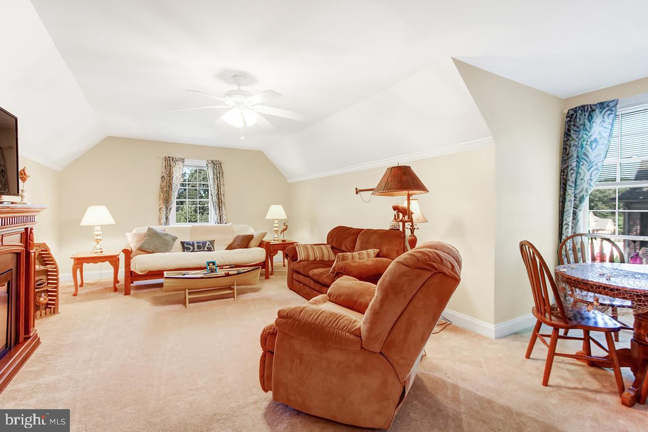 WOODLAND HEIGHTS - Residential
