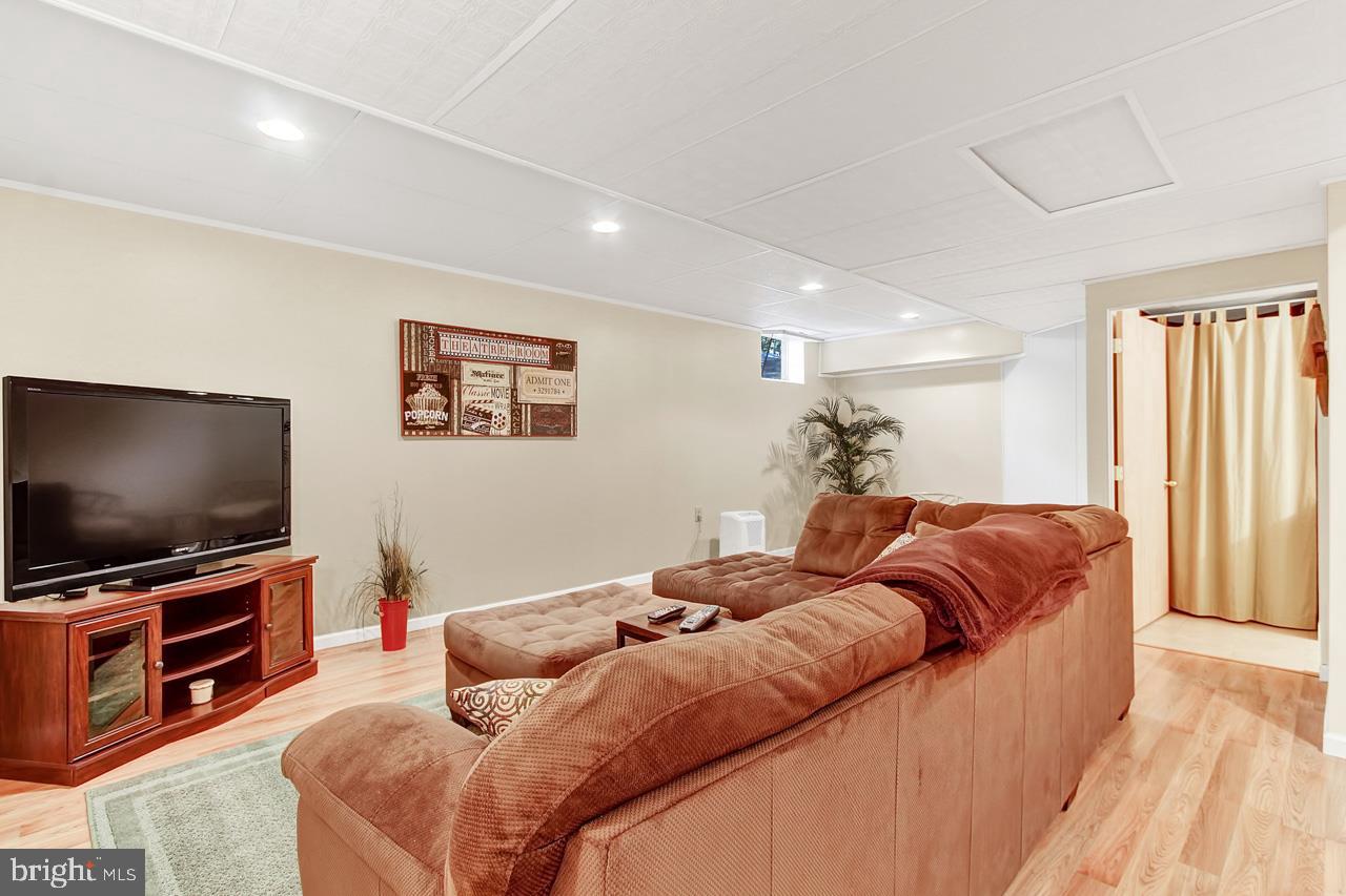 WOODLAND HEIGHTS - Residential