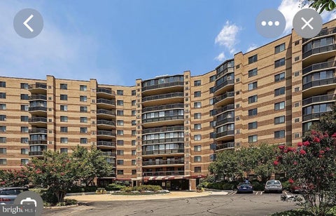 Photo of 8350 Greensboro Drive #424, MCLEAN, VA 22102 (MLS # VAFX2347410)