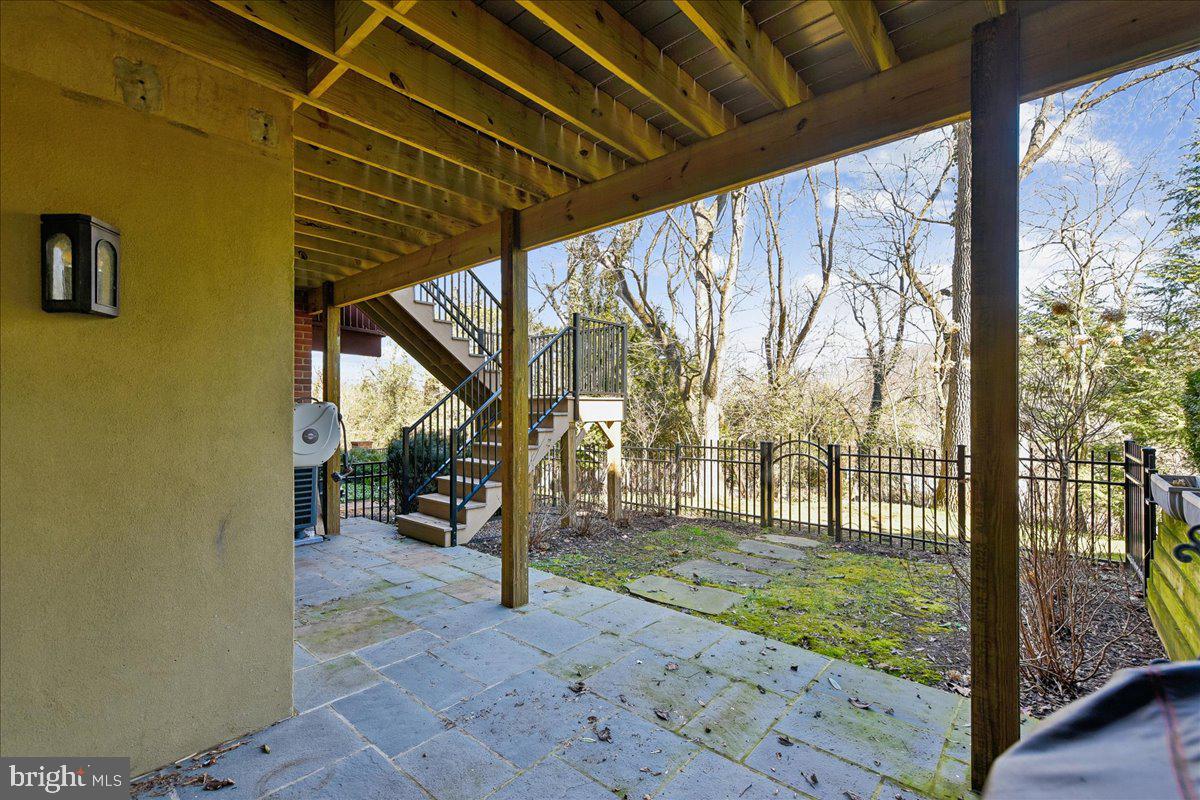 THORNTON WOOD - Residential