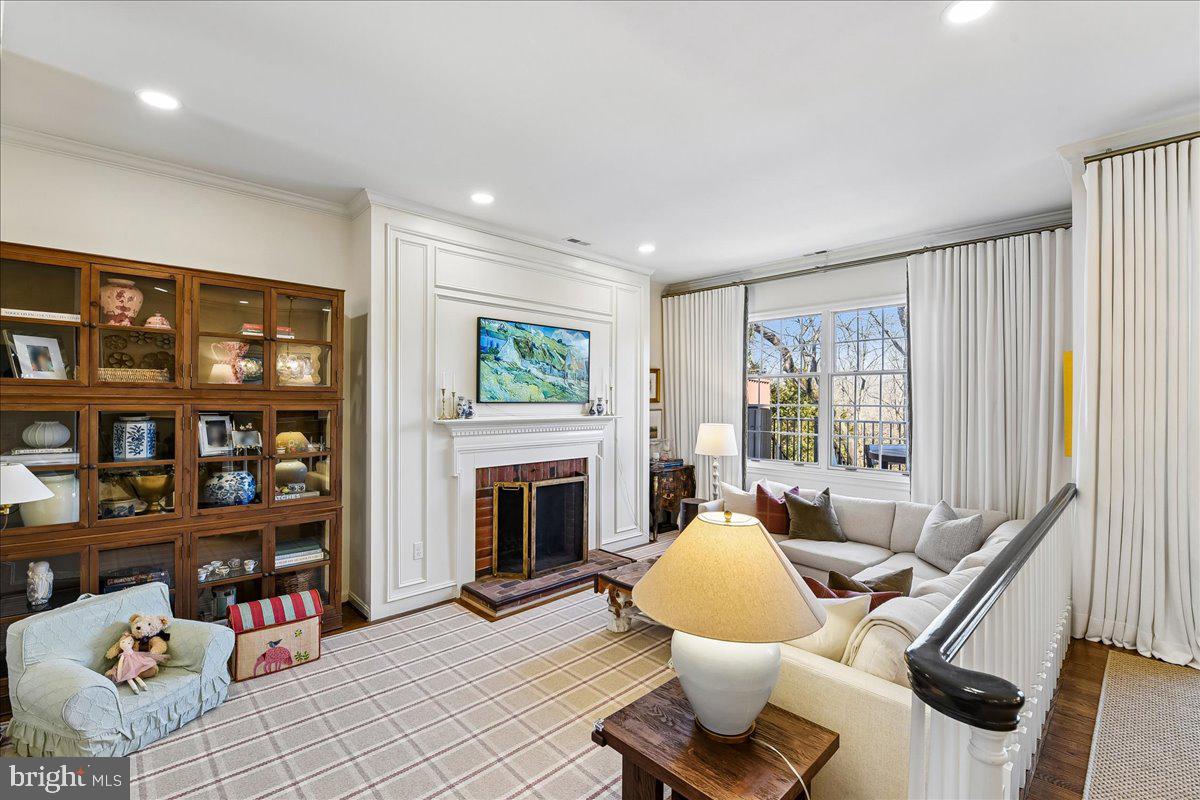 THORNTON WOOD - Residential