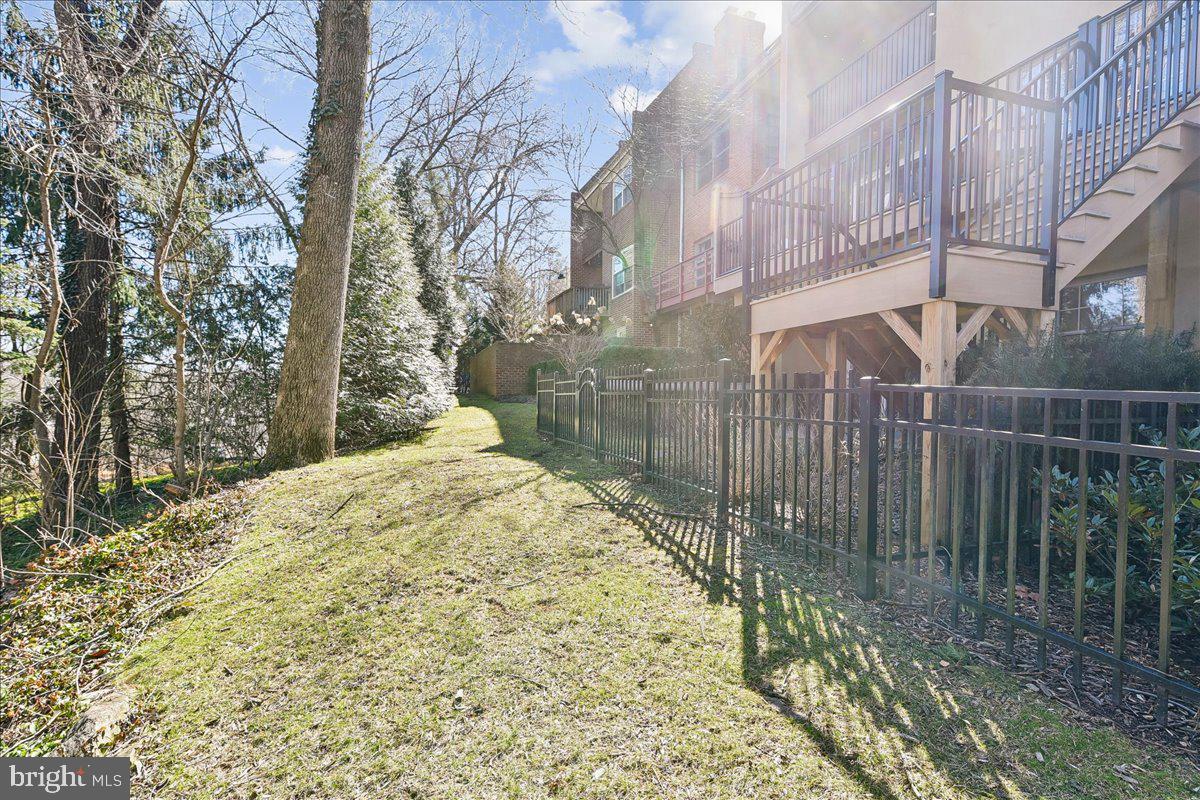 THORNTON WOOD - Residential