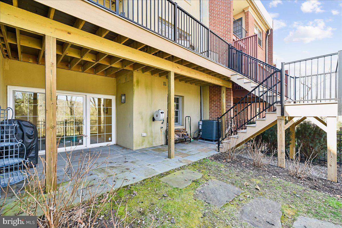 THORNTON WOOD - Residential