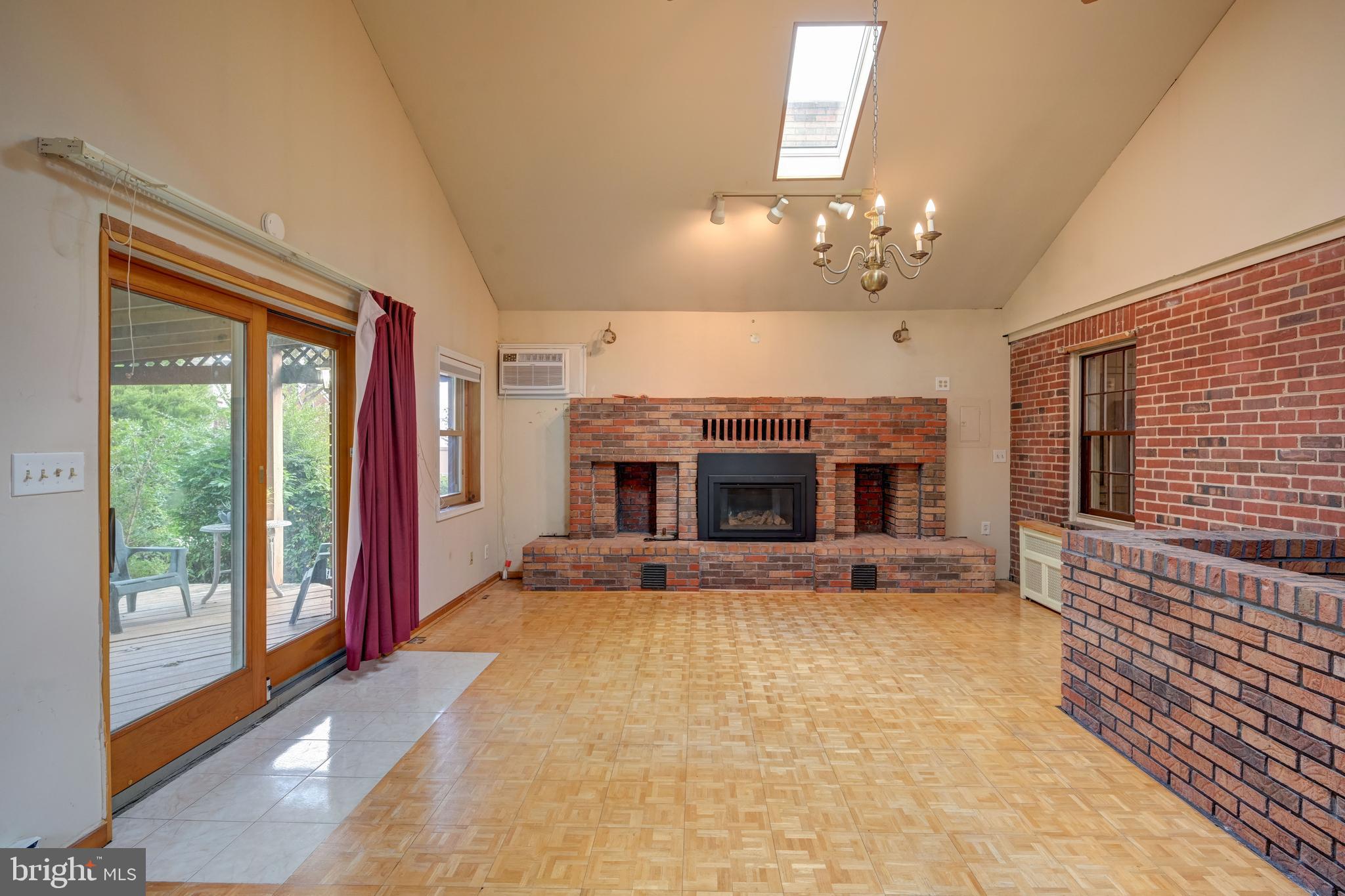 OVERLEA MANOR - Residential